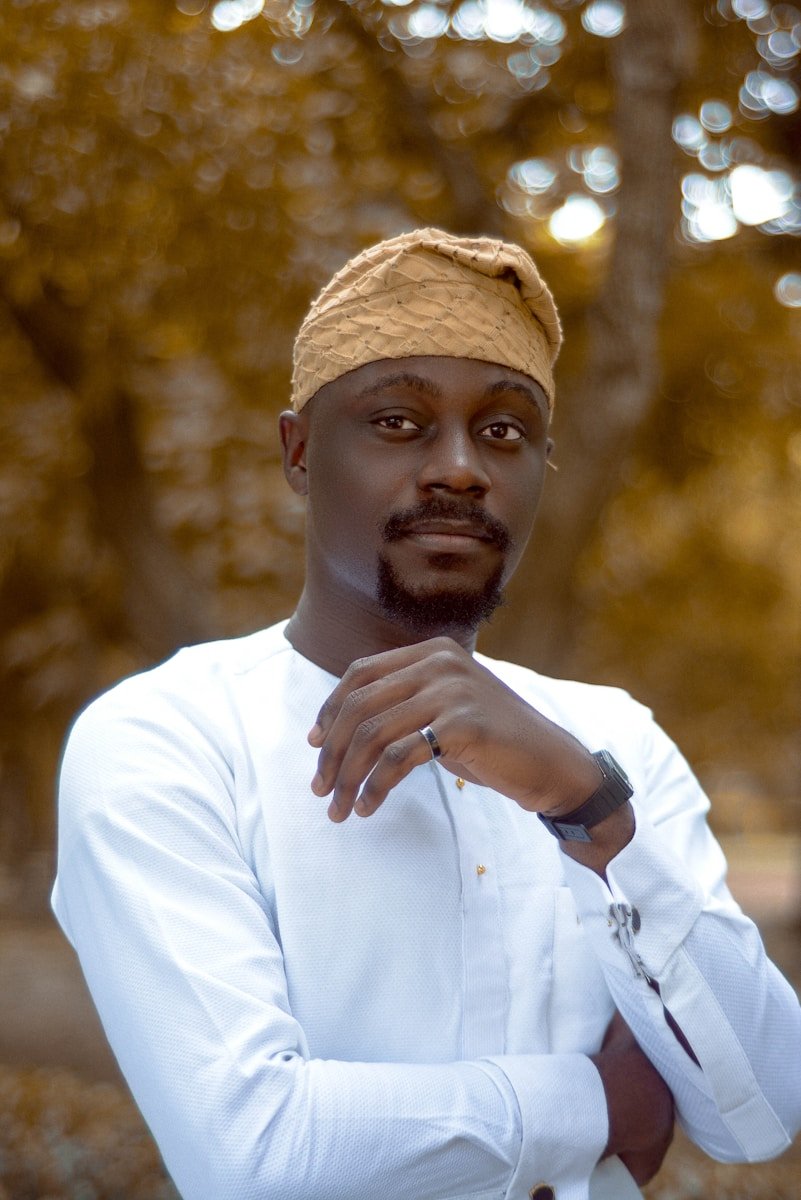 user3-free-img man in white dress shirt